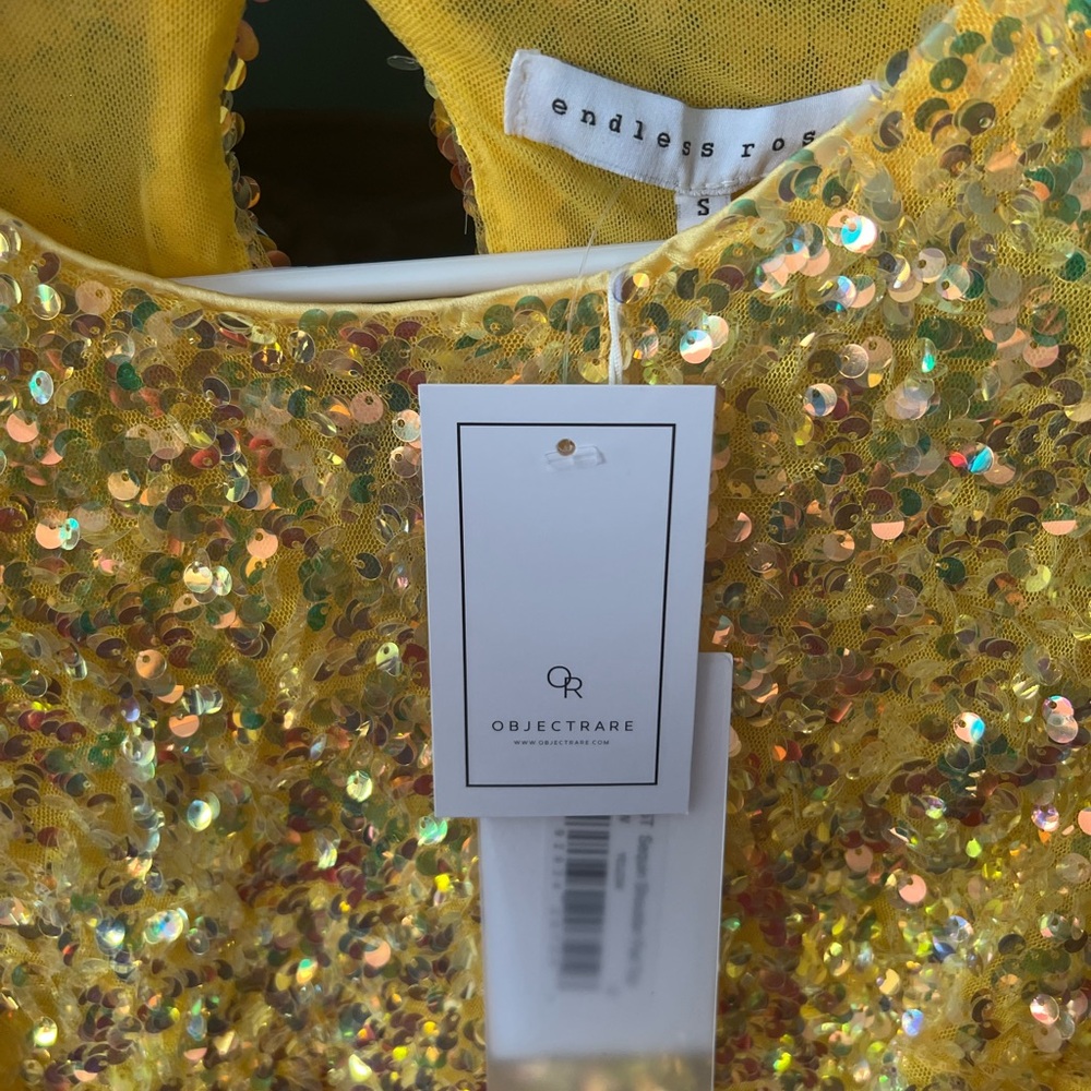 Brand New with Tags Endless Rose Yellow Iridescent Sequin Top Size S Retail $100 - Picture 3 of 3